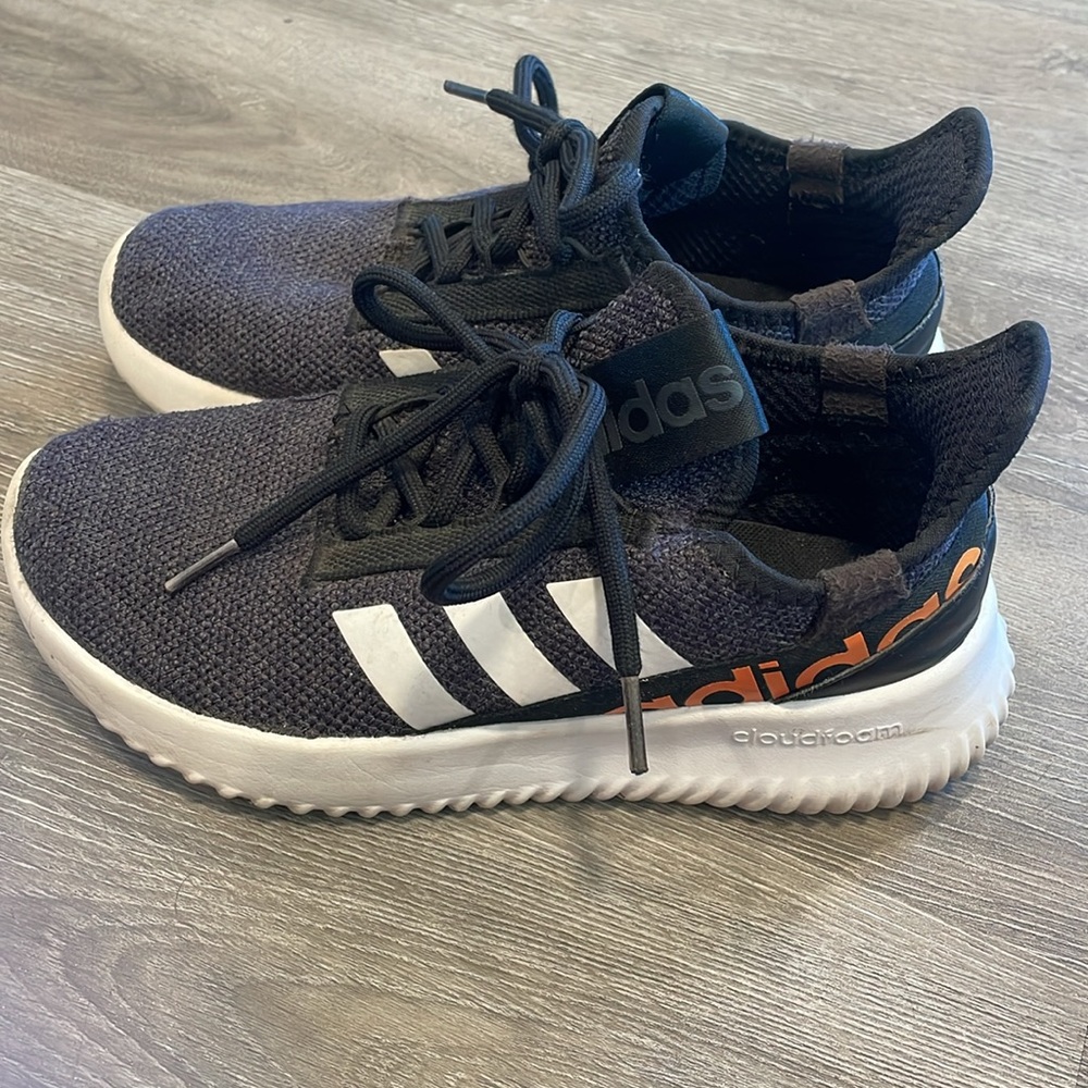 Boys Adidas Tennis Shoes